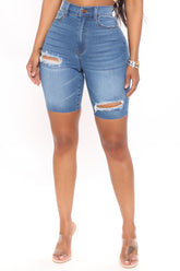 Even The Moon Can't Stretch Bermuda Shorts - Medium Blue Wash Ins Street